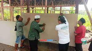 Check spelling or type a new query. Mwc Nu Bantu Pembangunan Rumah Layak Huni Untuk Warga Miskin Di Banjaranyar Ciamis Harapan Rakyat Online