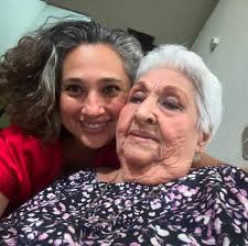 En esta pausa de agosto, mientras escucho el susurro del mar, hago un alto  para mirar hacia atrás… Han pasado solo siete meses, pero dentro de ellos  caben años de aprendizajes, despertares