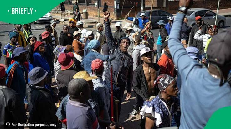 March and March Members Clash With Congolese Refugees at Durban Home Affairs Camp - Briefly.co.za