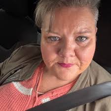 Alright I have been through 3 different artists now and can not seem to  find one that produces QUALITY tattoos. I don't want sloppy lines or half  a$$ shading. I just want