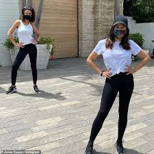 Mai 2021 um 13:02 uhr bearbeitet. Jenna Dewan Reveals She Lost A Family Member To Covid 19 In 2020 Aktuelle Boulevard Nachrichten Und Fotogalerien Zu Stars Sternchen