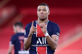 La prétention, c'est plutôt de se vanter de viser des choses qui ne sont pas du tout à ta portée, qui ne sont pas pour toi. Mbappe V 14 Let Ezdil V Real Skryval Vse Ot Druzej Chut Ne Snyal Botinki Pered Zidanom Gol Ru