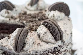 Ich hatte mir alle zutaten, die ich nicht im haus hatte besorgt und. Oreo Kuchen Naked Cake Mit Schokolade Und Kekse