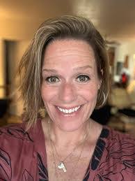 Evette Diaz's Instagram, Twitter & Facebook