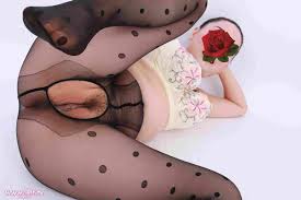 115ED2K】淘宝店主美妍丝语梦露世家写真图两套【948MB960P1配额】 – 快乐堂