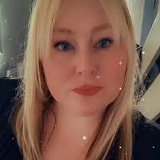 Kelly Mccreight's Instagram, Twitter & Facebook