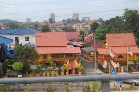 Rumah tradisional melayu melaka ini telah dibina hasil cetusan idea perbadanan. Rumah Tradisional Melayu Encik Hamid Bin Sidek Dan Encik Ariffin Bin Ali Kampung Bukit Palah Melaka Mapio Net