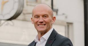 Stuart Fearn joins OneBanx