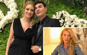 Alina vidican a ieşit de la cristi borcea cu zâmbetul pe buze si a infirmat toate zvonurile despre divorţul. RÄƒzboiul Dintre Valentina Pelinel Si Alina Vidican ContinuÄƒ Conflictul Il Va Costa O Avere Pe Cristi Borcea Video RÄƒi Da Buni Antenastars Ro