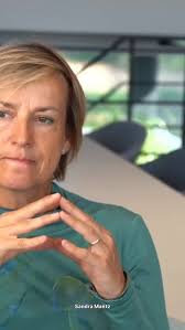 Ich stelle in Gesprächen manchmal Fragen, die kurz alles anhalten., Nicht,  um klug zu wirken. Sondern weil mich Tiefe interessiert., Was wird durch  ein Gespräch mit mir in Dir erinnert, bewegt oder ...