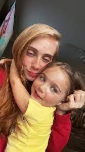 Elisha Hartman's Instagram, Twitter & Facebook