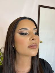 Makeup Artist Introduction and Services in Berwick Community
