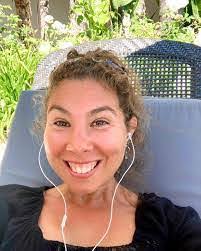 Serena Goldstein's Instagram, Twitter & Facebook