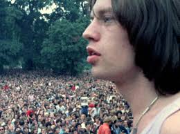 Quem era Brian Jones, guitarrista expulso dos Rolling Stones e encontrado  morto na piscina de casa, há 50 anos