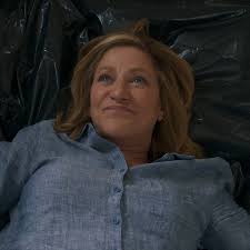 'I'll Be Right There' Review: Her Maternal Commitment is Apparent