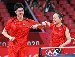 Table tennis ）は、球技の一種である。 ピンポン (ping pong、乒乓) とも言う。競技者は卓球台を挟んで向かい合い、セルロイド製かプラスチック製のボール（現在はプラスチック製を用いることが多い）をラケットで打ち合って得点を競う。 R5t9sukv2iwogm