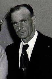 Leon Mahler's Instagram, Twitter & Facebook