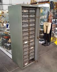 Troc Com Lille Wasquehal On Instagram Ancien Meuble Yac Industriel Multi Tiroirs Appartenait Au Credit Lyonnais A Paris H17 Locker Storage Storage Lockers