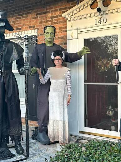 Halloween last year with Frankenstein. My Bride costume was perfect 🎃