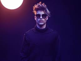 Fashion And Editorial Portrait Photography Lighting Retouching And Shooting For Magazines Portrait Photography Men Photography Poses For Men Portrait Photography