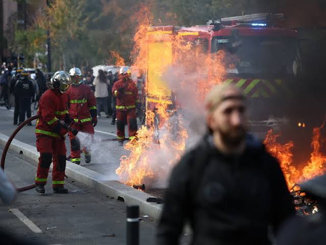 School protests spread as fires, blockades deepen unrest in France | Protests News | Al Jazeera