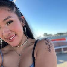 Kenisha Rowe (kenisharowe)