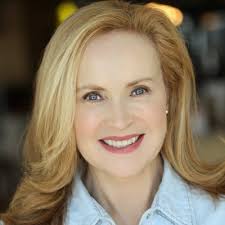 Caroline Carter (CarolineReports@)