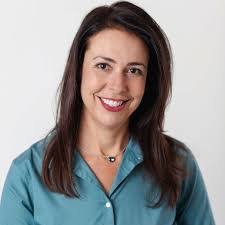 Jennifer Kennelly's Instagram, Twitter & Facebook