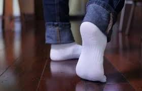 اخبار مصر العاجلة Egypt News بعد الصلاة تذكر مسحه على الجورب بعد ارتدائه بدون وضوء فهل صلاته صحيحة