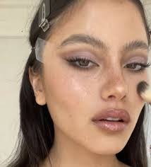 Alyssa Simonsen's Instagram, Twitter & Facebook