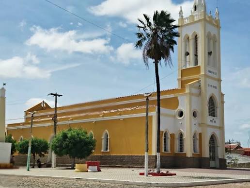 Blog do Carlos Costa: FIM DE UMA TRADIÇÃO! – IGREJA DE ANGICOS MUDA DE COR APÓS QUASE DOIS SÉCULOS