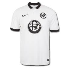 Hier können sie online und völlig unabhängig von allen öffnungszeiten durch eine auswahl von fanartikeln stöbern, die der echte löwe oder eine echte löwin braucht. Offizieller Onlineshop Eintracht Frankfurt Fussball Ag