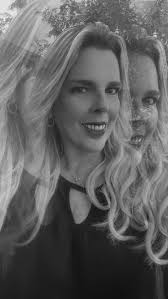 DEUS é bom o tempo todo. Todo tempo DEUS é bom.