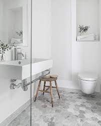Aug 13, 2018 · pictured: Sunday Morning Bathroom Inspiration Via Pinterest Grey And White Is Always Right Oh Badrum Inspiration Plastmatta Badrum Hexagon Liten Toalett Inspiration
