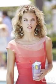 #90210 #annalynne mccord #jessica stroup #shenae grimes #matt lanter #jessica lowndes #etc #im so happy women on the verge made the cut. About 90210 And How I Enjoy Pretty Things Naomi Clark Annalynne Mccord Hair Pretty Hairstyles