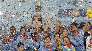 Paraguay, have not won a single match in the tournament, drawing their 3 group ties and progressing on penalties against both brazil and venezuela. Historia De La Copa America 2011 Cuando Uruguay Humillo A La Argentina De Messi En Su Casa Goal Com