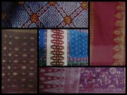 Kain songket palembang disulam menggunakan benang berwarna. Kain Songket Palembang Budaya Indonesia
