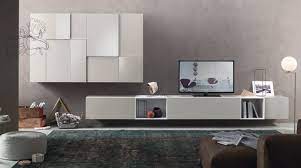 Studio e innovazione delle linee e dei materiali, e design ad alto contenuto tecnico, sono invece i progetti che fanno acquistare raffinatezza alla zona notte. San Giacomo Dil Mobili Arredamenti
