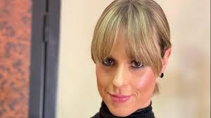 Dec 29, 2020 · il taglio capelli di federica pellegrini con la frangia è il colpo di testa per un 2021 sbarazzino. Federica Pellegrini E In Attesa Il Selfie Della Divina Stende I Fan Foto