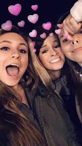 Brooke Bowen (@brookeb947)