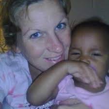 Rebecca Custer's Instagram, Twitter & Facebook