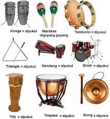 Alat musik terbagi menjadi alat musik ritmis, alat musik melodis, dan alat musik harmonis. Musik Ansambel Alat Musik Ritmis Melodis Harmonis Pelajarindo Com