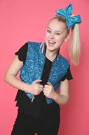 She is known for appearing for two seasons on dance moms along with her mother. Jojo Siwa Bild Geben Wallpaper Page Of 1 Images Free Download Jojo Siwa Zimmer