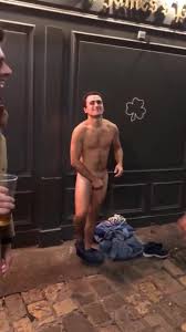 Men swim naked - ThisVid.com