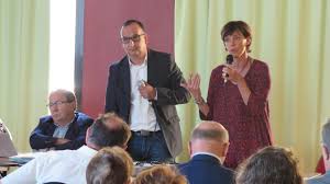 Hem Le Nouveau Directeur Du Centre Social Des Trois Villes Veut Eteindre L Incendie