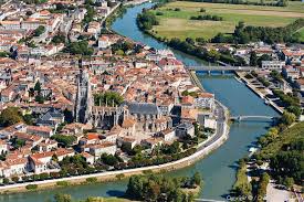 We did not find results for: Photo Aerienne De Saintes Charente Maritime 17