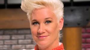 The only acceptable buzz left': What were '90s coffeehouses like in  Charlotte?