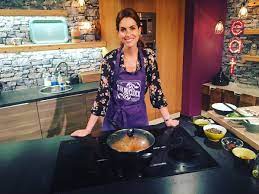 A topping of cheese on this egg, tomato and waffle breakfast is a great way to start the day. The Six O Clock Show On Twitter The Fabulous Hollywhite Ie Is Cooking Up A Storm In The Sixkitchen Tune In Now To See How It S Done