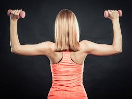 Les jambes ont un grand rôle pour le corps humain, car ce sont elles qui en supportent tout le poids, et même plus si on porte des bagages. 5 Exercices Pour Muscler Ses Bras Femme Actuelle Le Mag