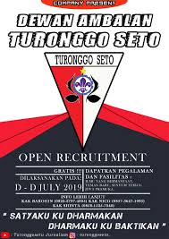 Kemarin saya disuruh teman untuk membuat sebuah brosur open recruitment, karena filenya masih ada malam ini akan saya buat sebuah tutoirialnya. Contoh Brosur Recruitment Ekstrakurikuler Ekstrakurikuler Teman Senyum